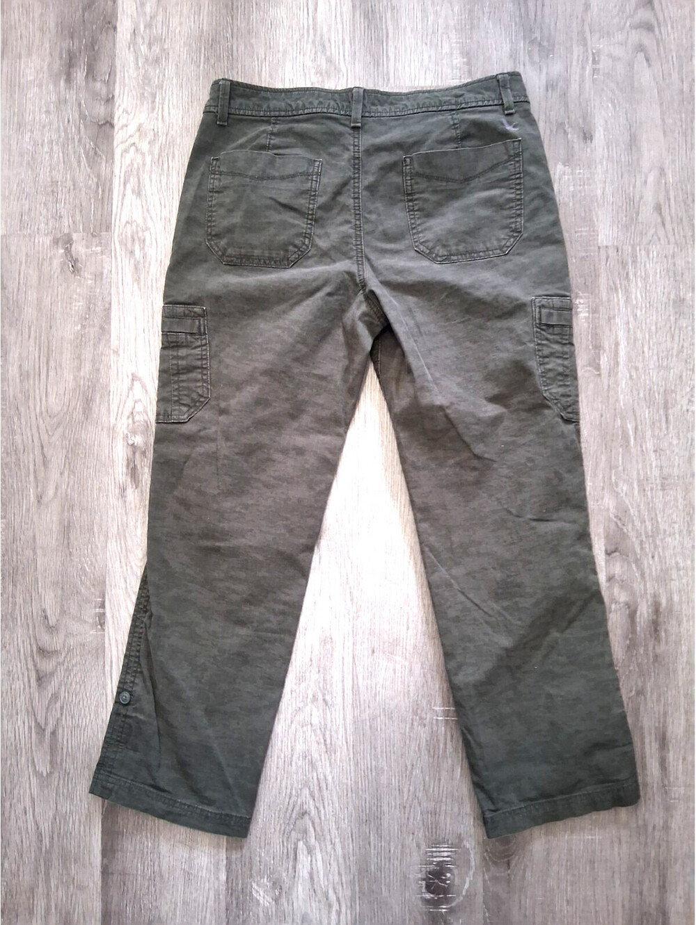 Eddie Bauer Women's Sz 9 31x25 Curvy Cargo Pants Olive Green Crop Hiking Capri